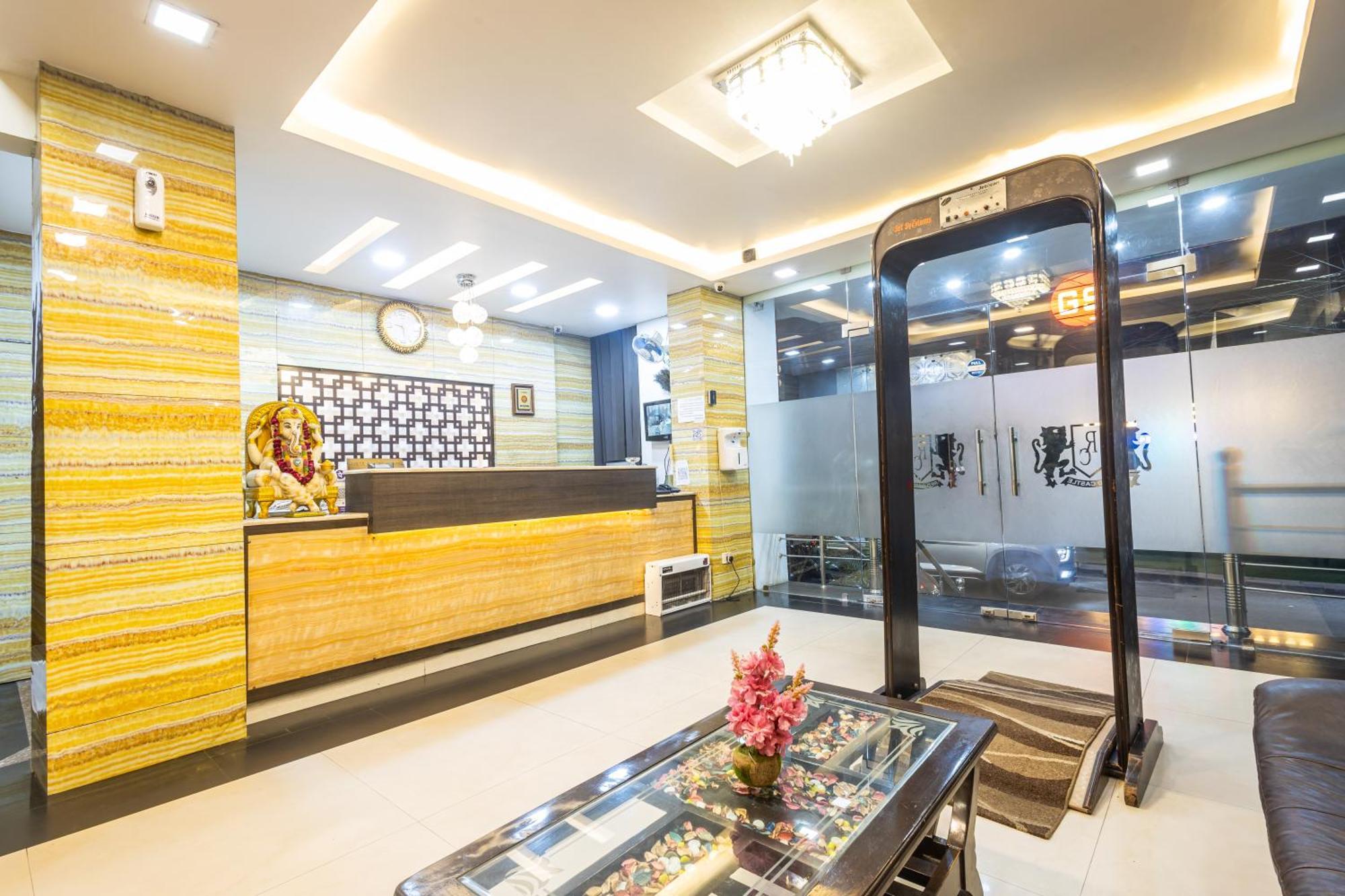 Hotel Red Castle - Karol Bagh - Where Luxury Meets Comfort New Delhi