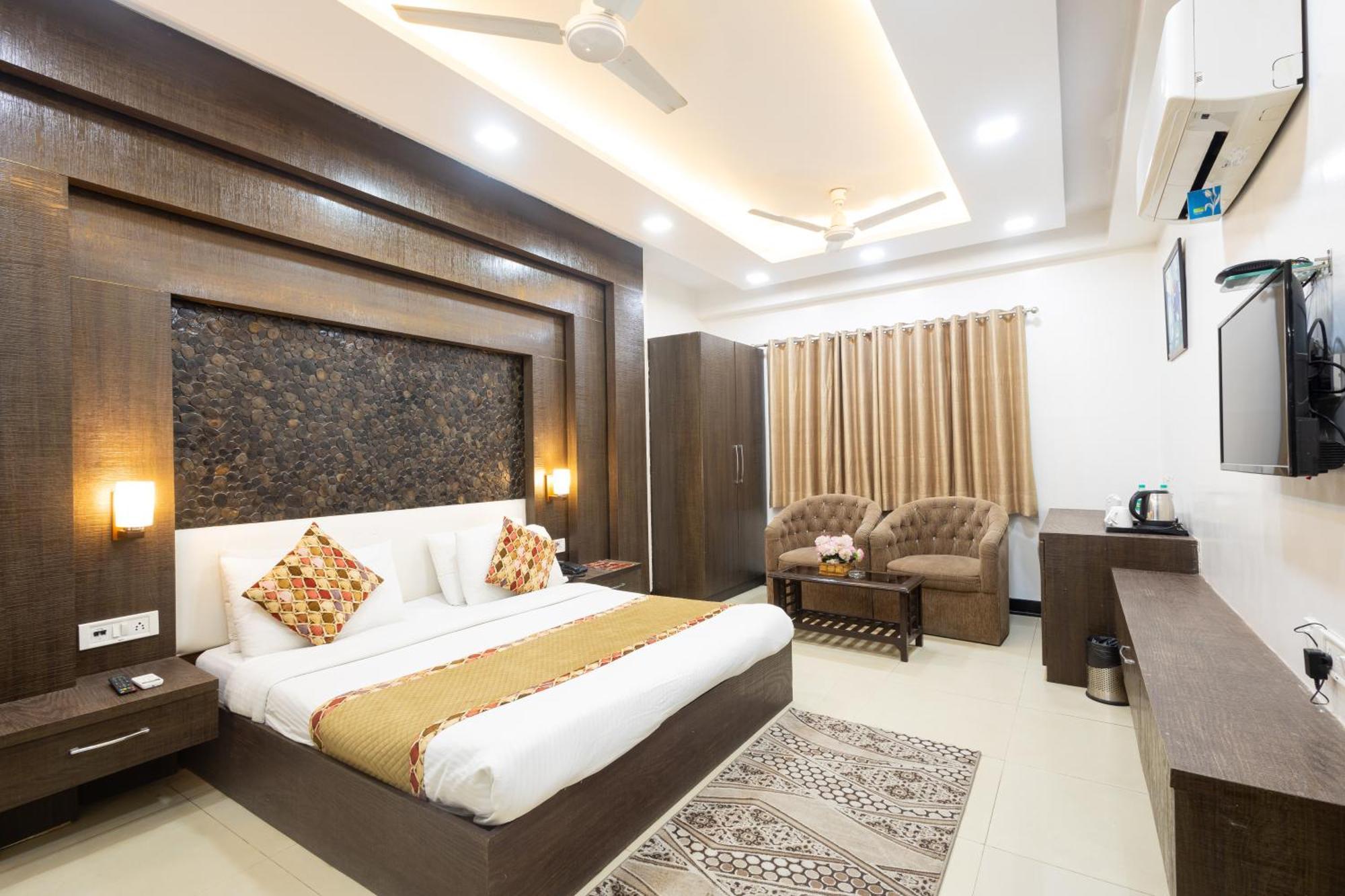 Red Castle - Karol Bagh - Where Luxury Meets Comfort New Delhi
