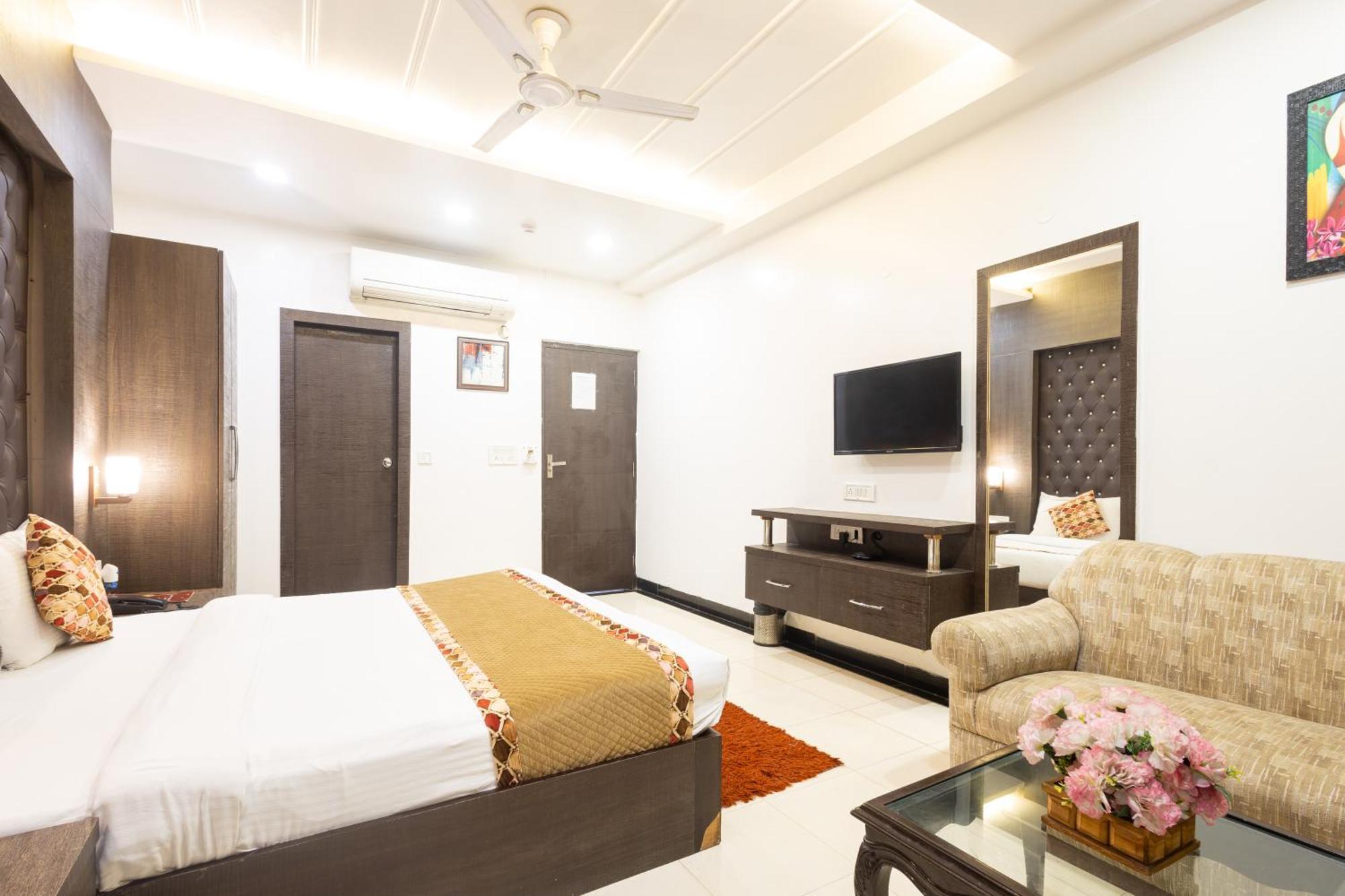 Hotel Red Castle - Karol Bagh - Where Luxury Meets Comfort New Delhi