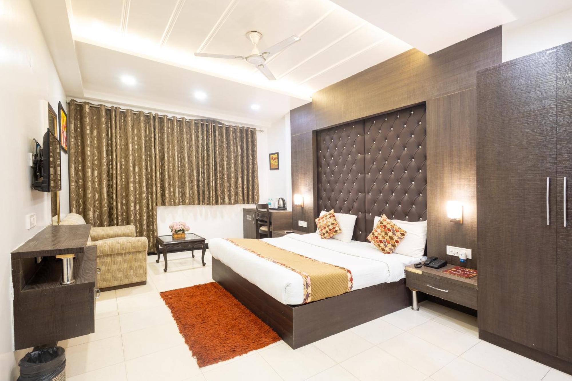 Hotel Red Castle - Karol Bagh - Where Luxury Meets Comfort New Delhi