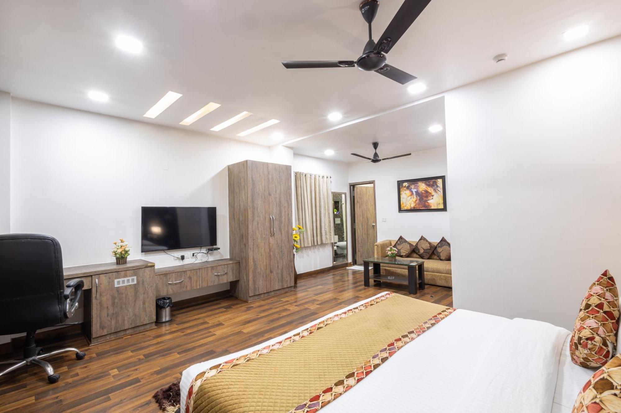 Hotel Red Castle - Karol Bagh - Where Luxury Meets Comfort New Delhi