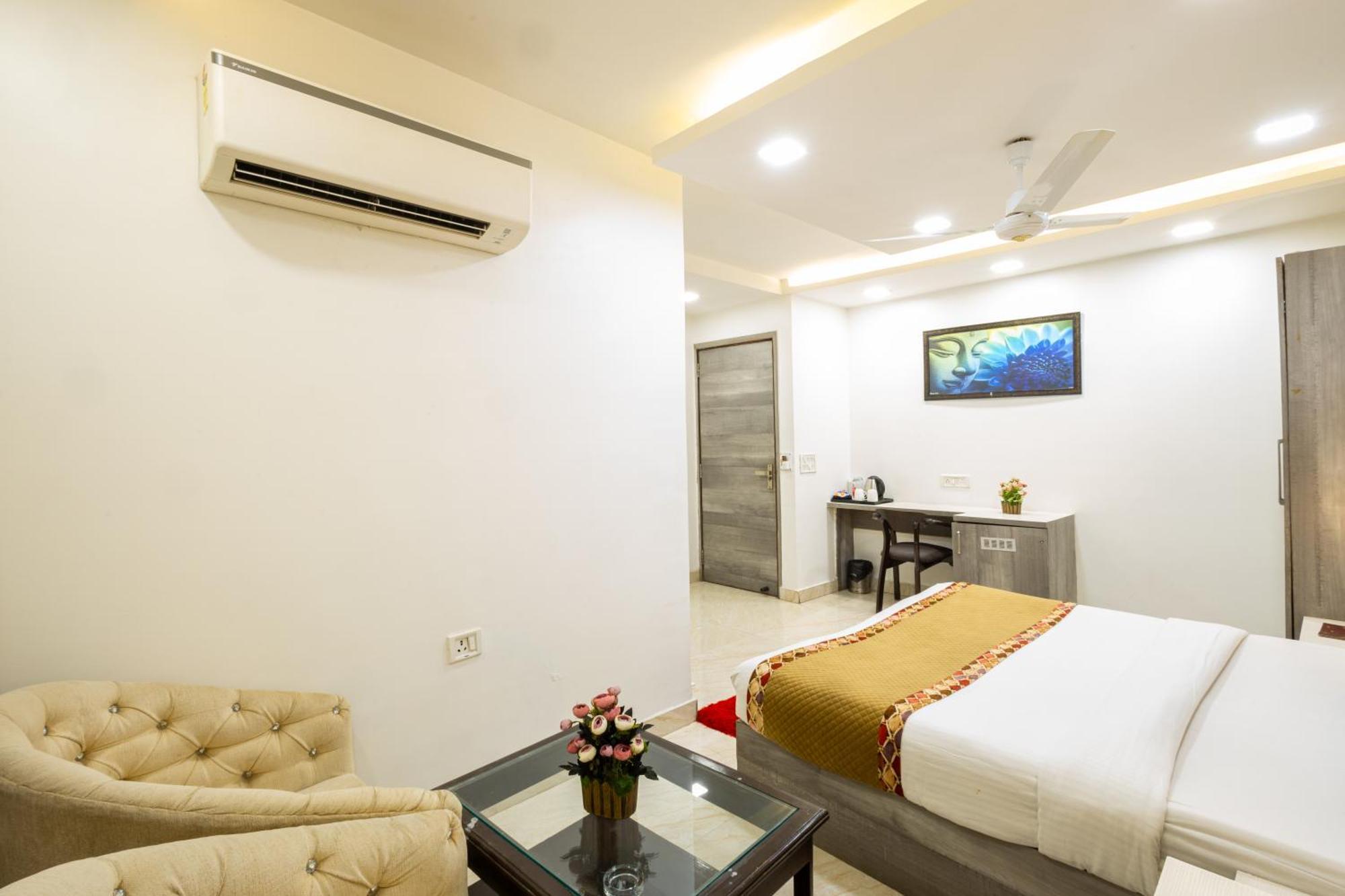 Hotel Red Castle - Karol Bagh - Where Luxury Meets Comfort New Delhi