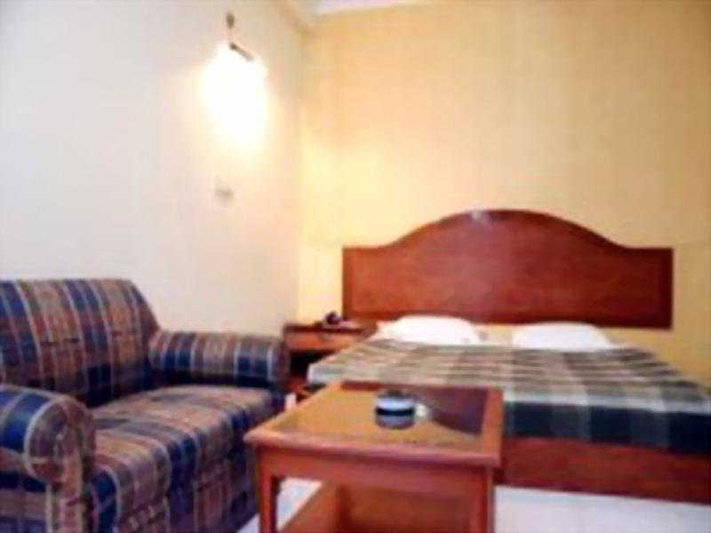 Red Castle - Karol Bagh - Where Luxury Meets Comfort 4* New Delhi