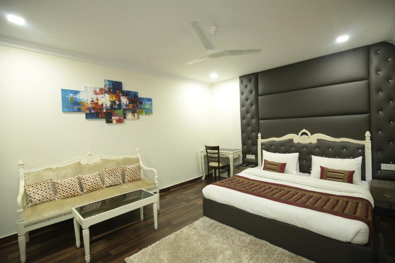 Red Castle - Karol Bagh - Where Luxury Meets Comfort 4*