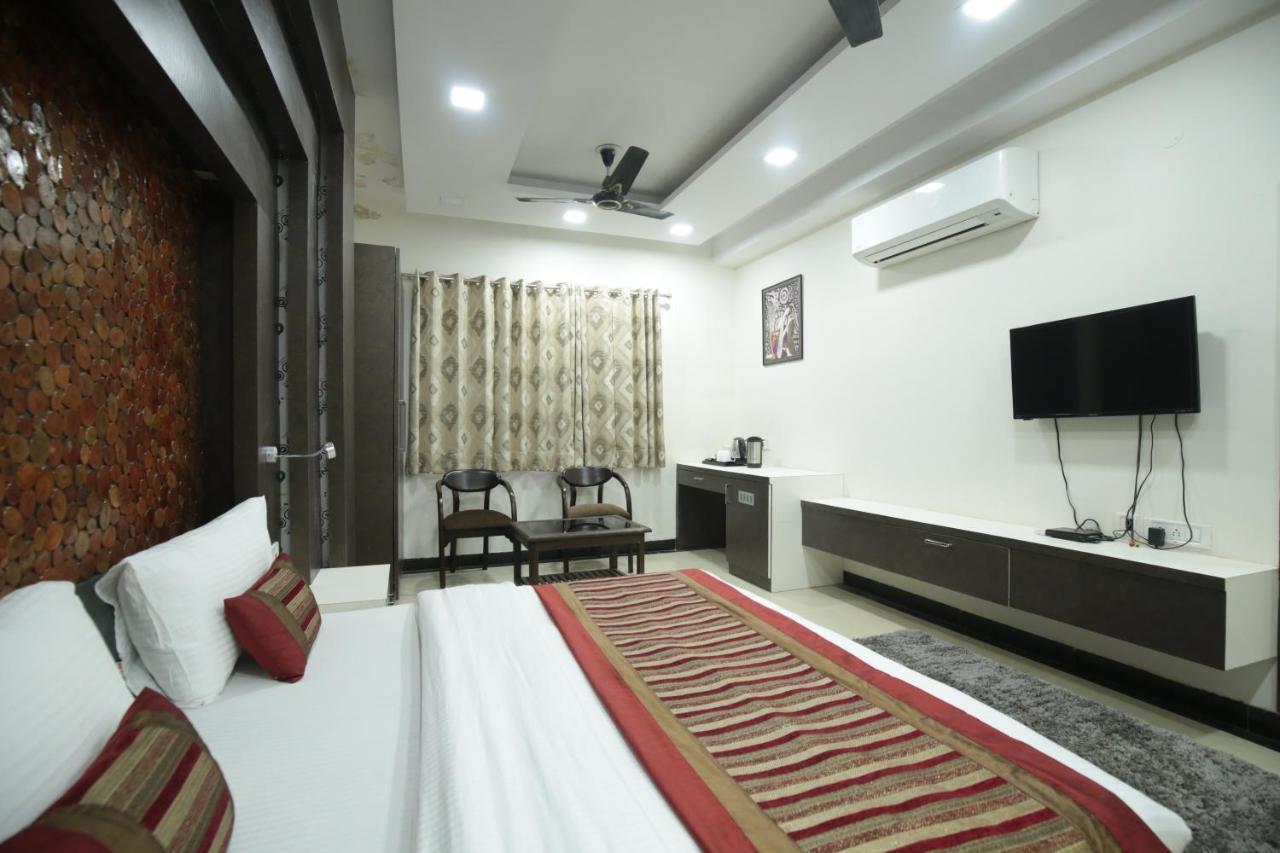 Red Castle - Karol Bagh - Where Luxury Meets Comfort 4* New Delhi