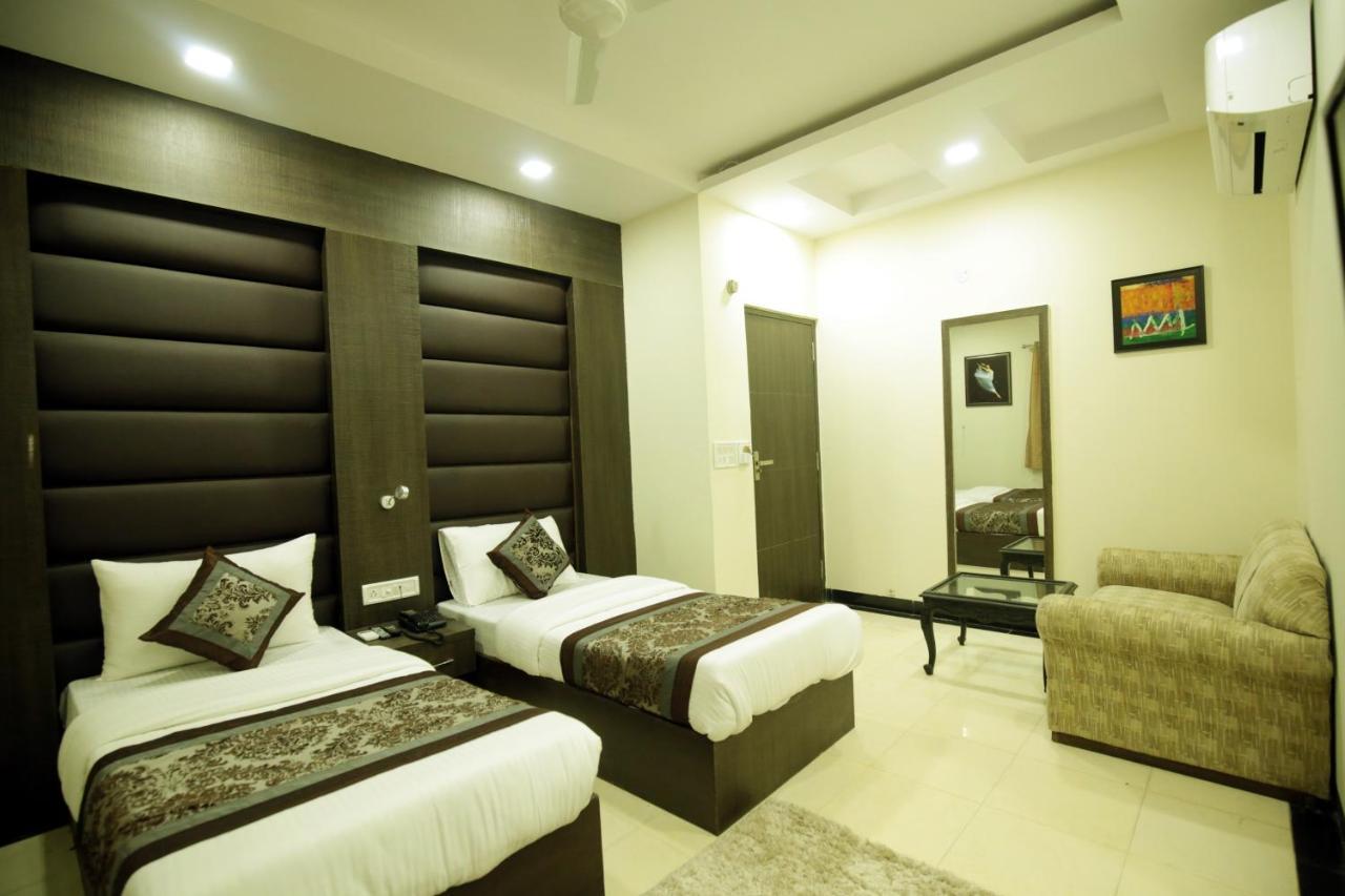 Red Castle - Karol Bagh - Where Luxury Meets Comfort 4* New Delhi